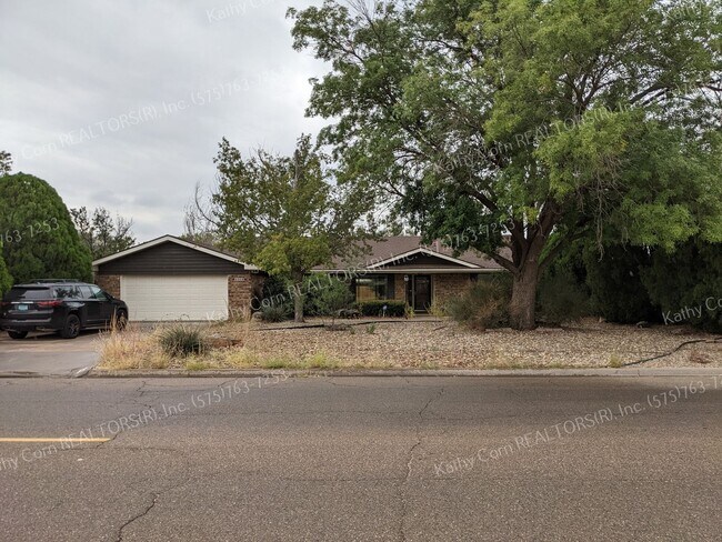 Primary Photo - Spacious Luxury in Colonial Park