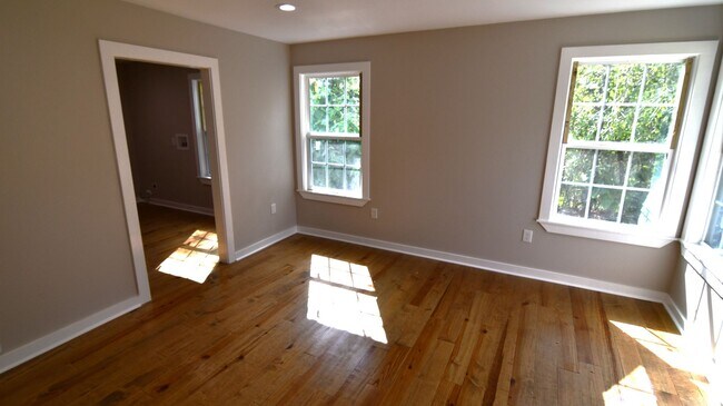 Building Photo - Charming Updated 2-Bedroom Home in Baton Rouge – Move-In Ready!