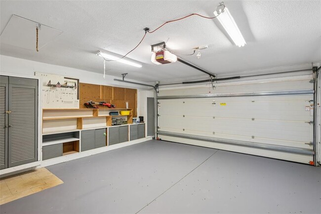 Building Photo - 6735 Keystone Dr