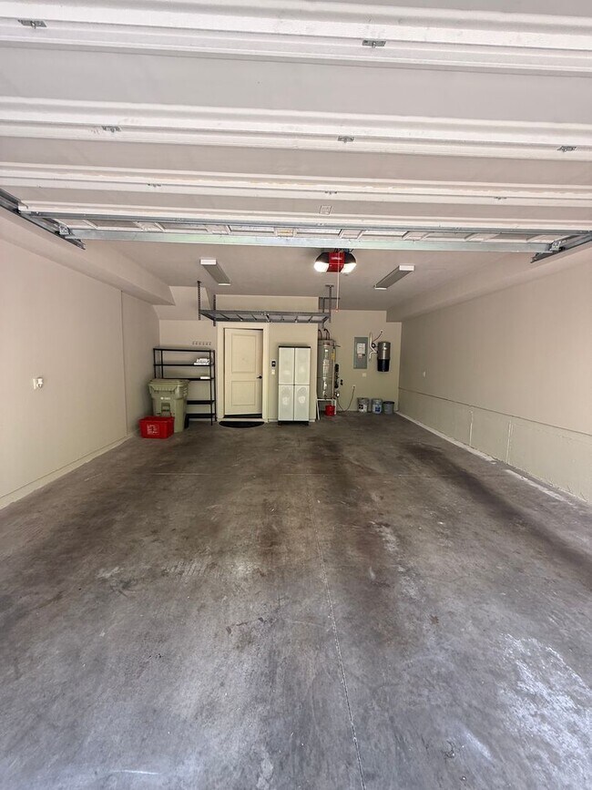 Building Photo - Stunning Contemporary townhome in Coveted Peterkort Woods, near St. Vincent's in Cedar Mill