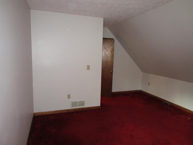 Building Photo - 24 Bobbys Ln