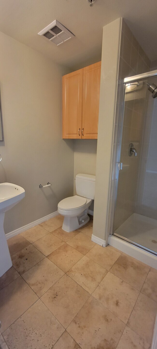 Building Photo - 1601 India St