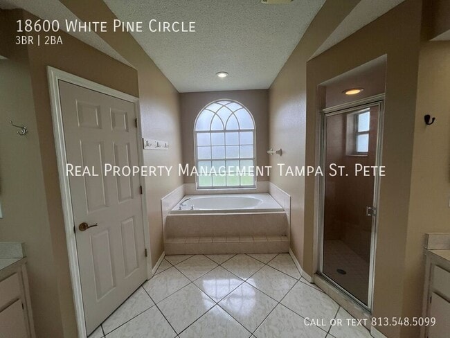 Building Photo - 18600 White Pine Cir