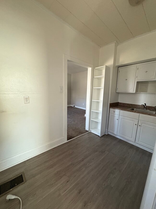 Building Photo - 499 Delaware Ave