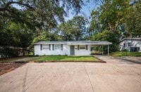 Building Photo - 4 bed, 2 bath house, Available August 2026!