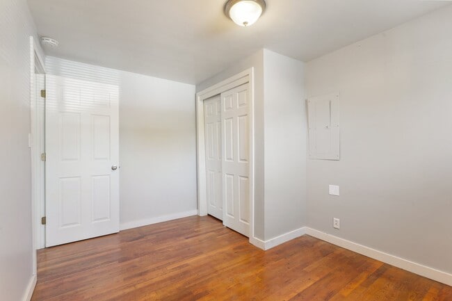 Building Photo - 227 NE 188th Ave