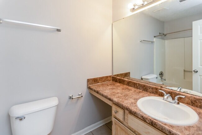 Building Photo - 3810 Greenbrook Dr