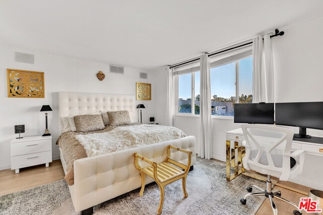 Building Photo - 9950 Durant Dr