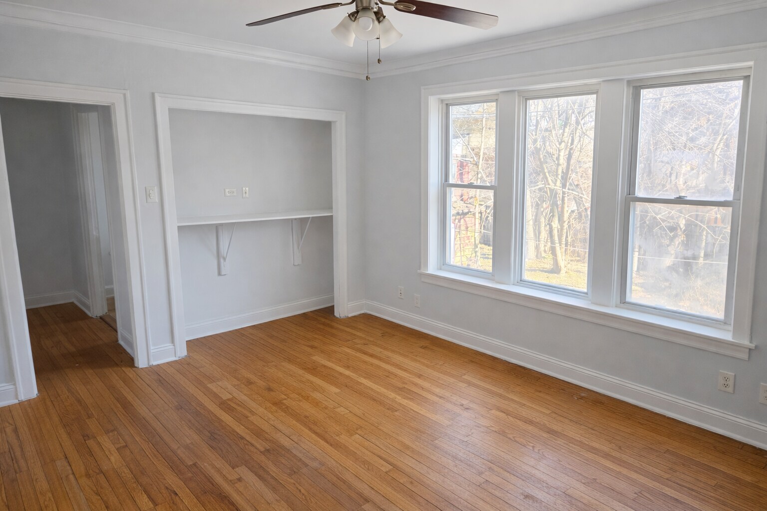 Building Photo - 1635 W Morse Ave