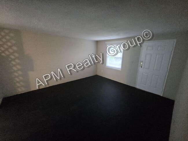 Building Photo - Renovated apartment in Earlwood