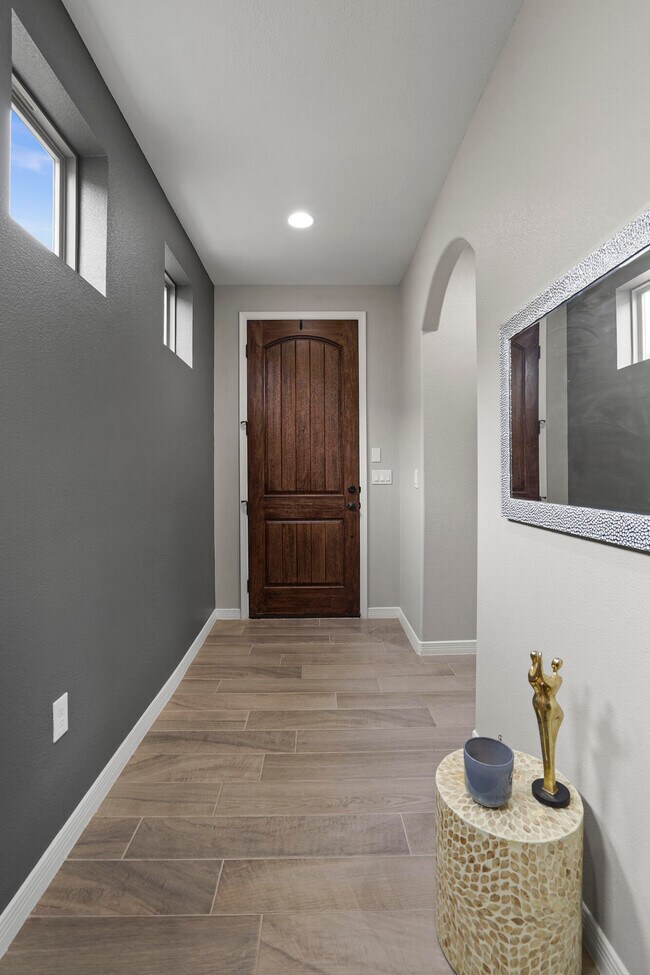 Building Photo - 4567 Marisabel Azcarate St