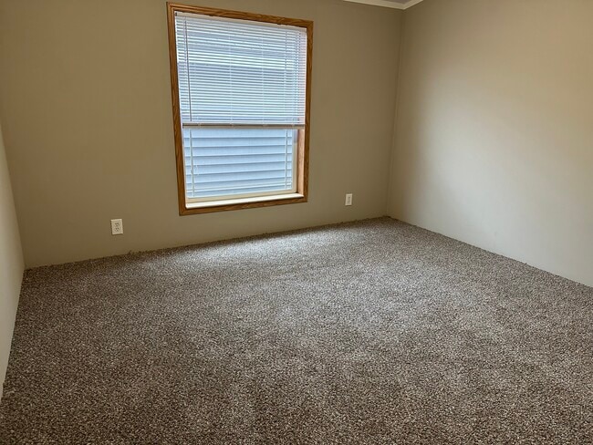 Building Photo - 416 Willow