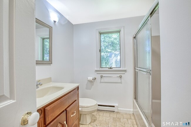 Building Photo - 25 Oakview Cir