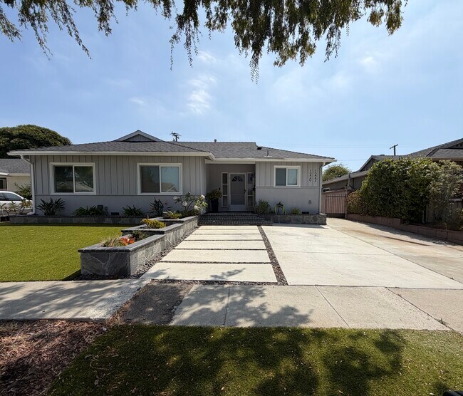 Building Photo - 1220 Felbar Ave