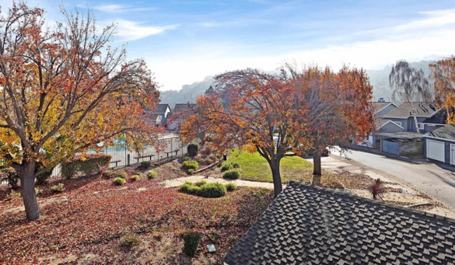 Building Photo - 7595 Canyon Meadows Cir