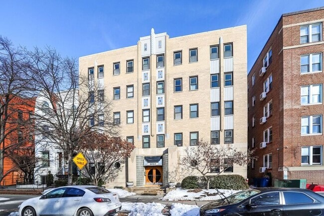 Building Photo - 1727 R St NW