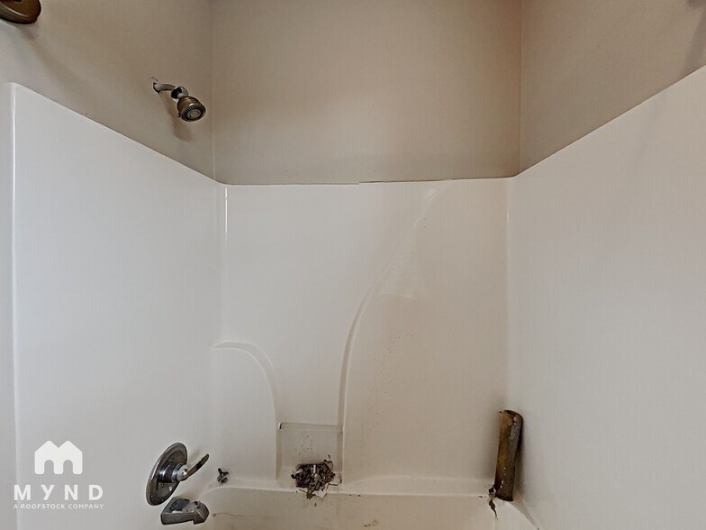 Building Photo - 183 Herring St