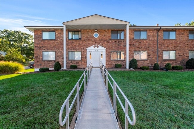Primary Photo - 7904 Camelot Ln
