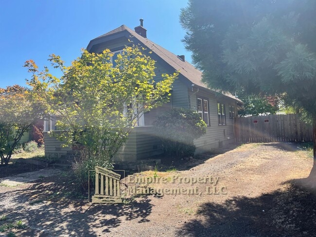 Building Photo - 1764 W 9th Pl