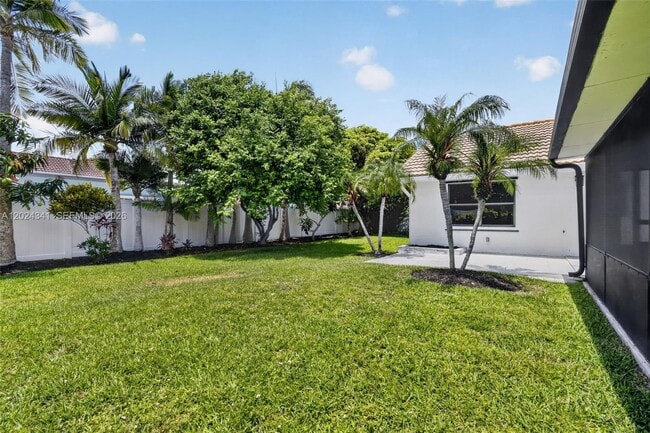Building Photo - 9654 Sun Pointe Dr