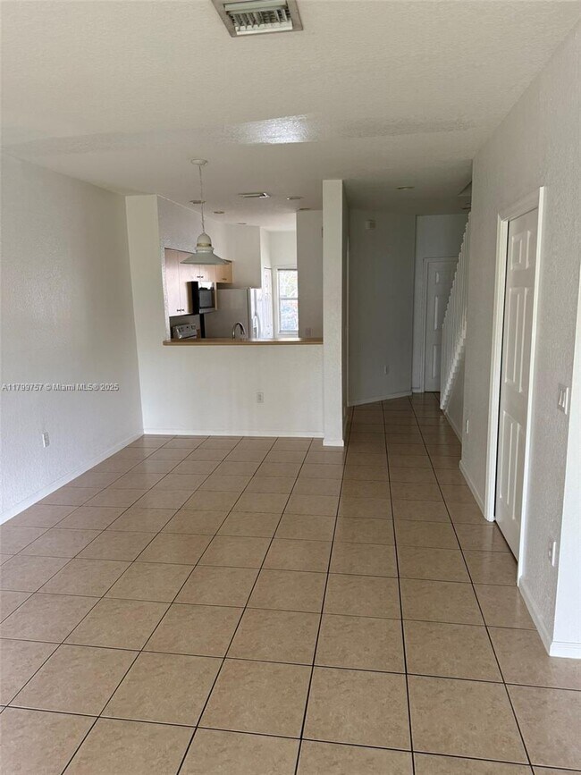 Building Photo - 2612 SW 83rd Terrace