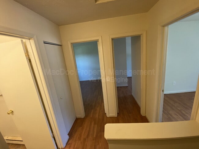 Building Photo - 624 Highview Ct