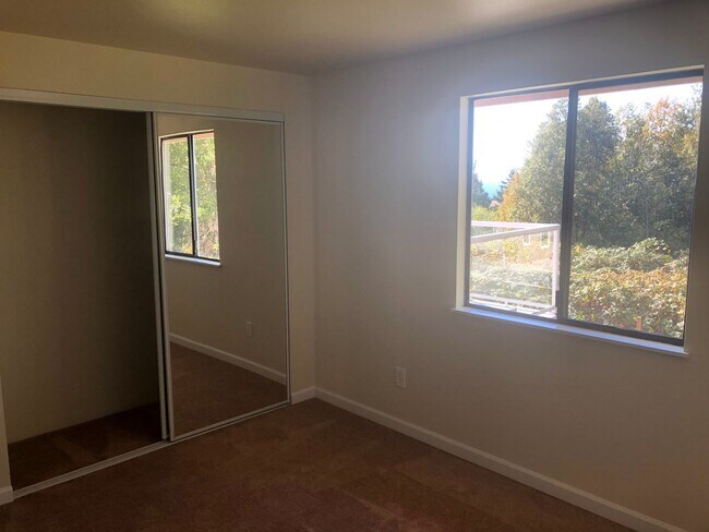 Building Photo - ***PENDING APPLICATION***Charming 2 Bedroom, 2 Bonus Room Home with Beautiful Water view from Por...