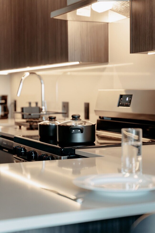 Building Photo - 755 S Clark St