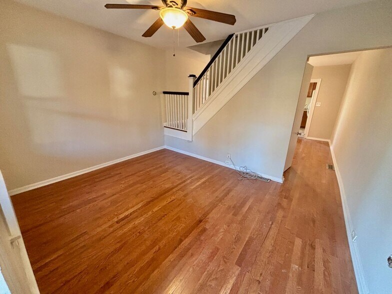 Building Photo - 706 W Railroad Ave