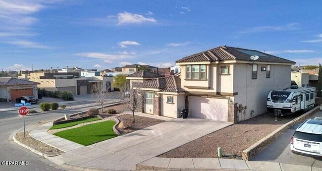 Building Photo - 841 Golden Edge Ct