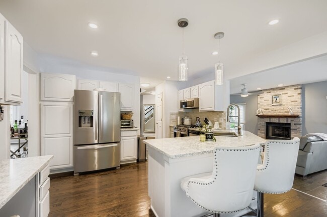 Building Photo - 53 Falcon Pl