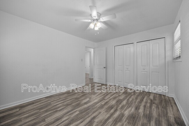 Building Photo - 107 Beazley Dr
