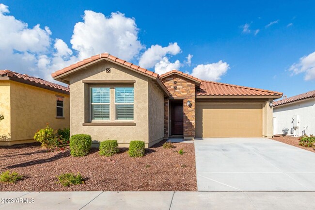 Primary Photo - Stunning 3 bedroom home in Litchfield Park!