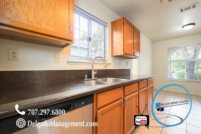 Building Photo - Newly renovated 3 bedroom, 2 bath condo