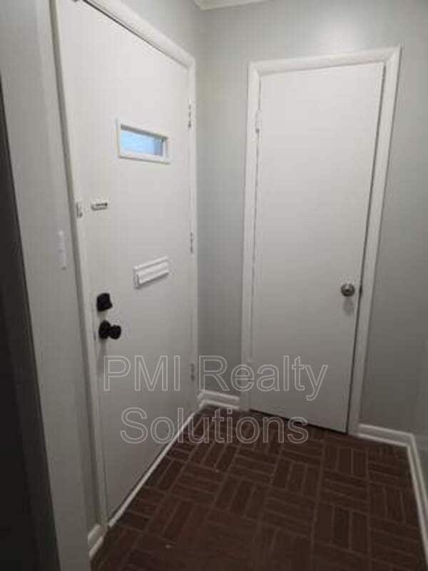 Building Photo - 4506 E 38th Pl