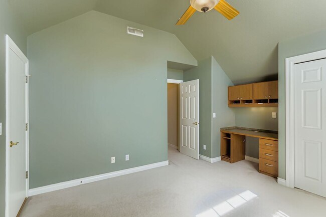 Building Photo - Spacious Bethany Home with Attached Garage, Fenced Yard, Washer/Dryer Included