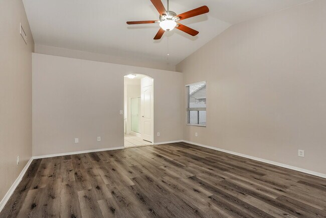 Building Photo - 118 W Tumbleweed Ct