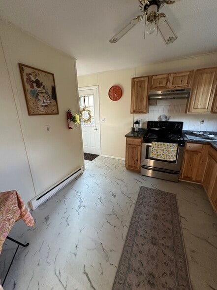 Kitchen - 91 Faith St