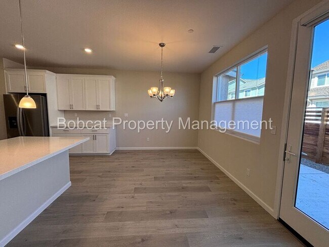 Building Photo - 852 Furlong Dr