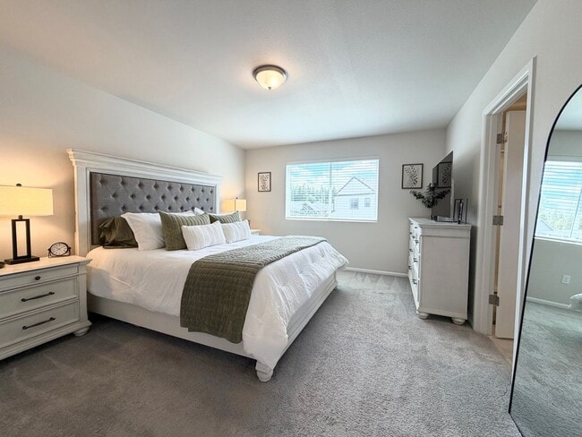 Building Photo - Stunning 2024 Bonney Lake/Tehaleh Home
