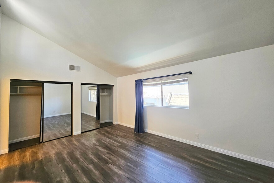 Building Photo - 1454 E Orange Grove Blvd
