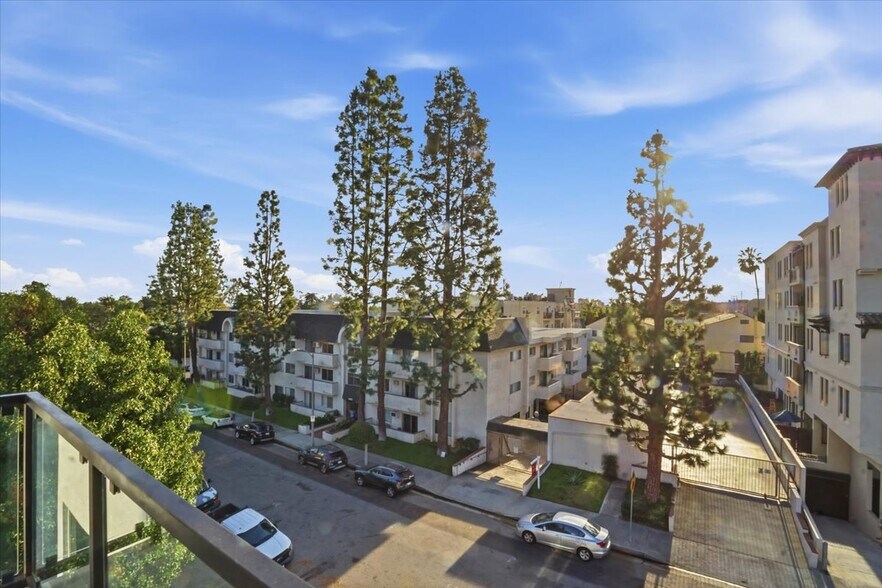 Building Photo - 1820 Prosser Ave