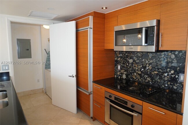 Building Photo - 50 Biscayne Blvd