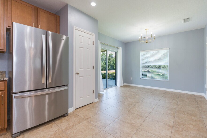 Building Photo - 15939 Fishhawk View Dr