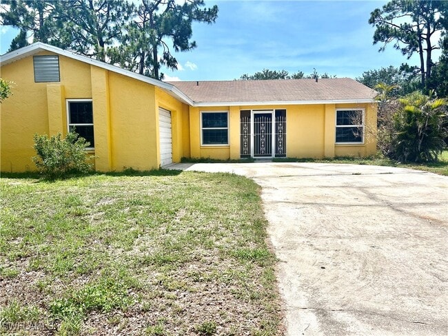 Building Photo - 652 NE 15th Ct