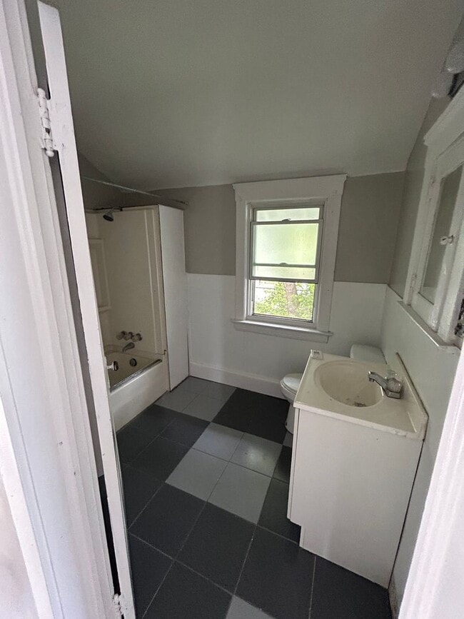 Building Photo - Section 8 Accepted!