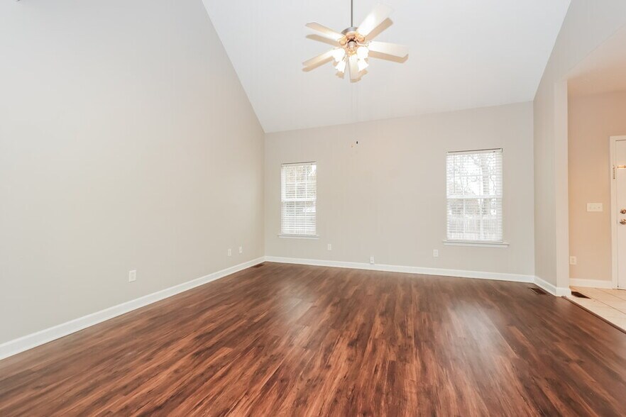 Building Photo - 1501 Teresa Ln