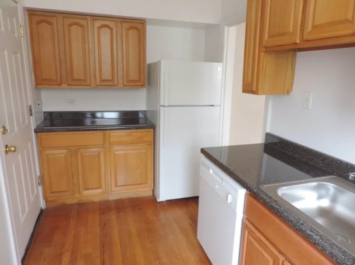 Building Photo - 1364 W Estes Ave