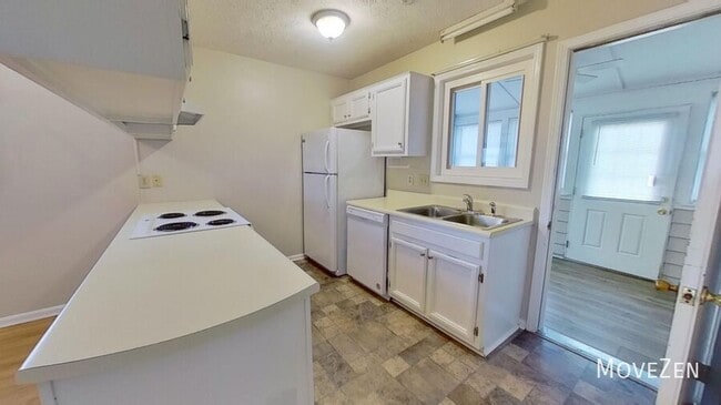 Building Photo - 809 Antler Dr