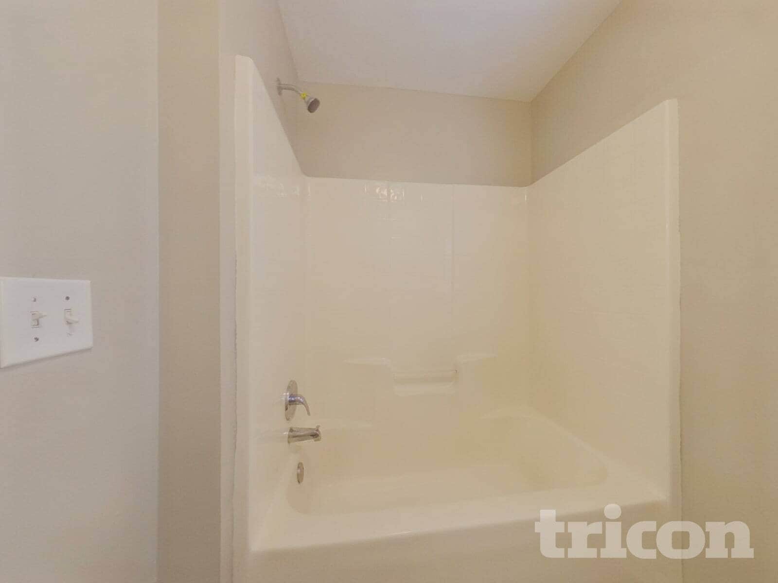 Building Photo - 3605 Long Lake Dr